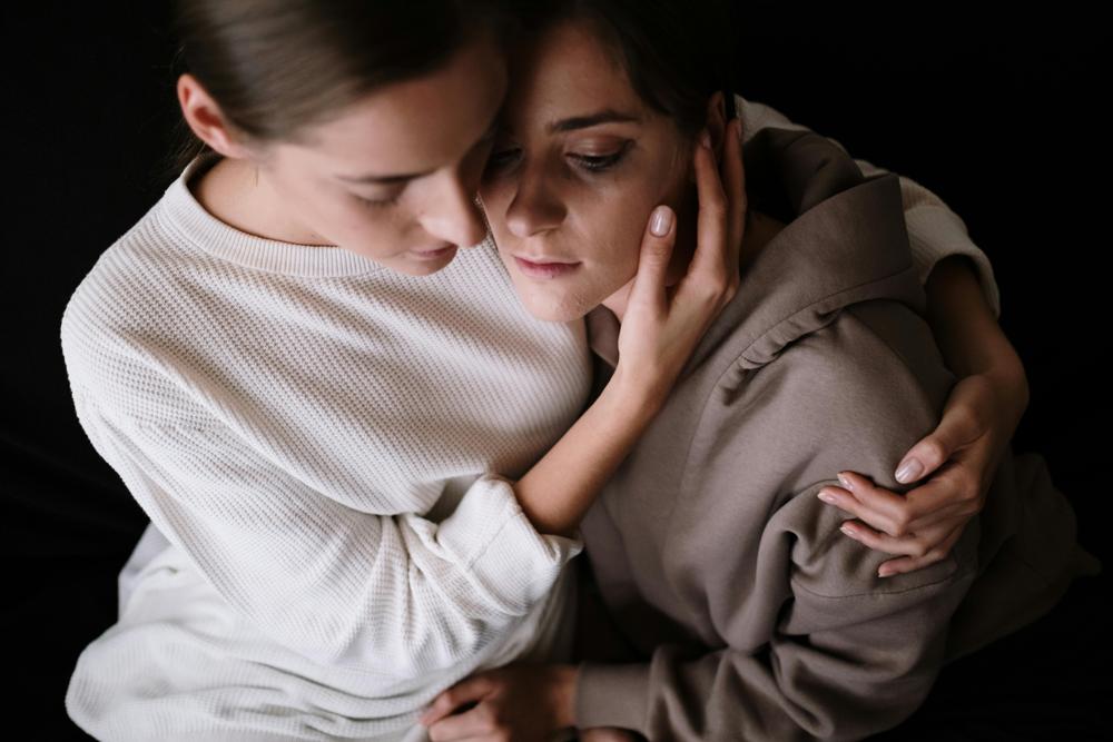 Jak odbudować zaufanie w relacjach po zdradzie i konfliktach